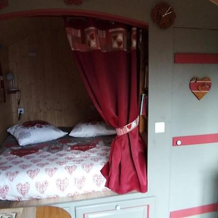 Roulotte Romantique Chauffee En Cevennes Monteils  Экстерьер фото